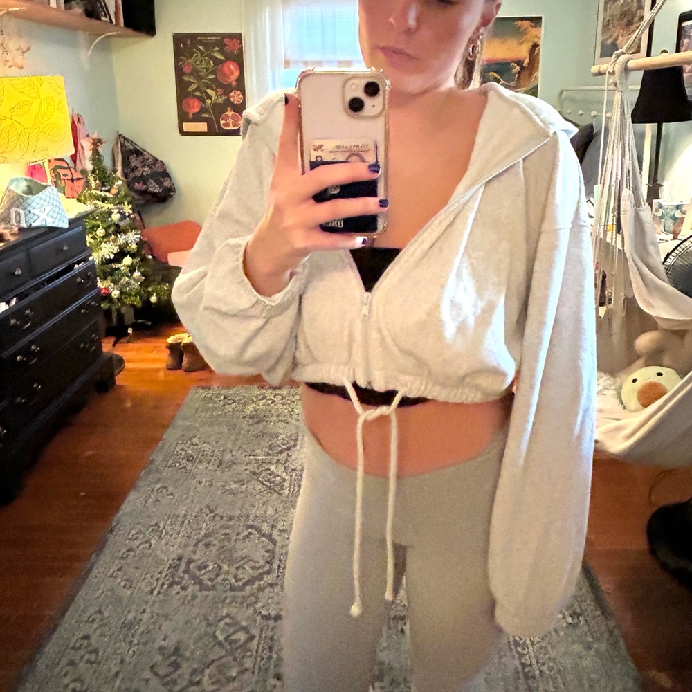 Drawstring cropped hoodie